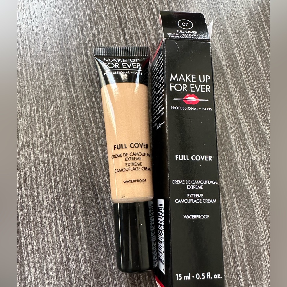 Make up For Ever extreme coverage new in box shade 7 full cover concealer